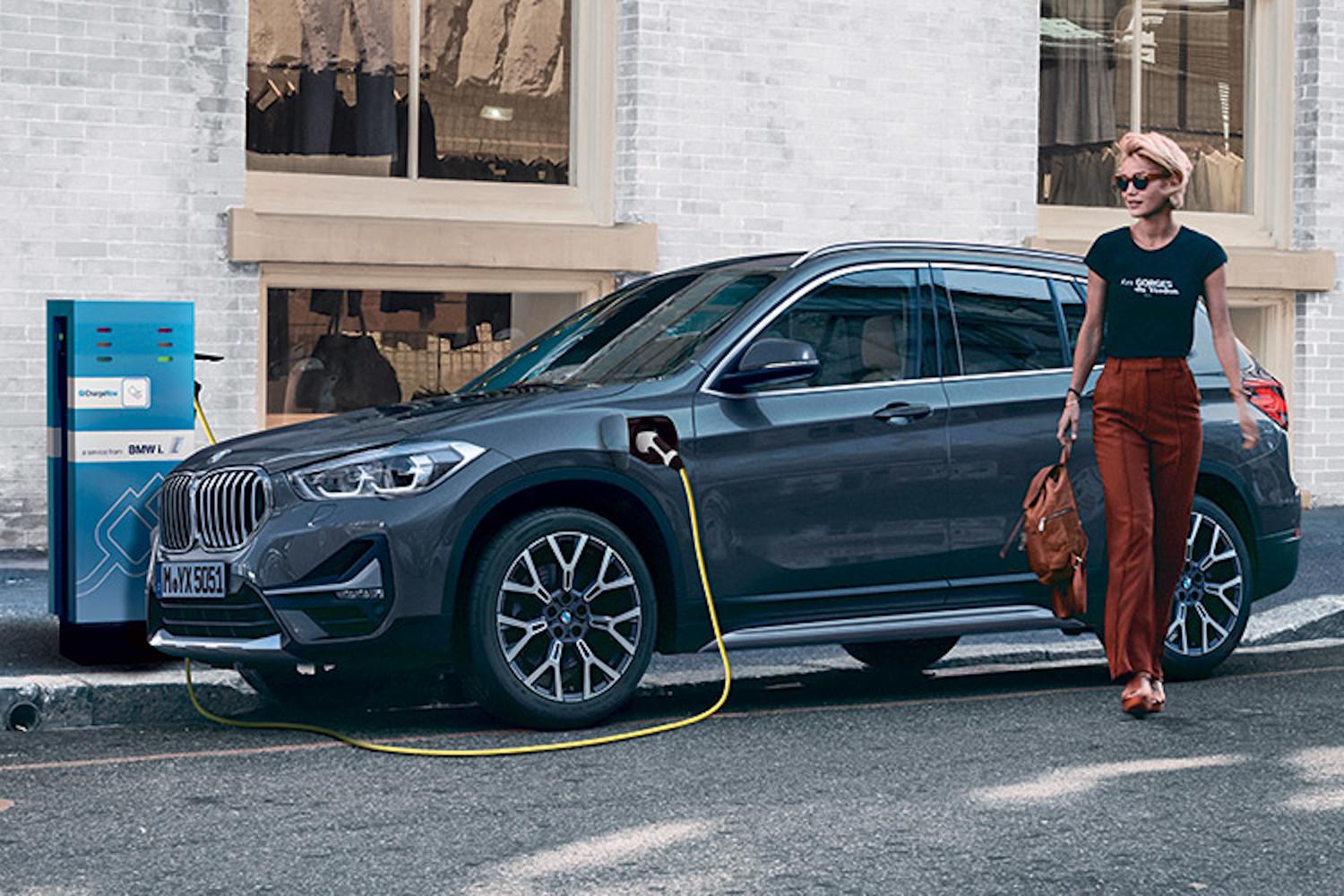 Les SUV Hybrides rechargeables BMW.'