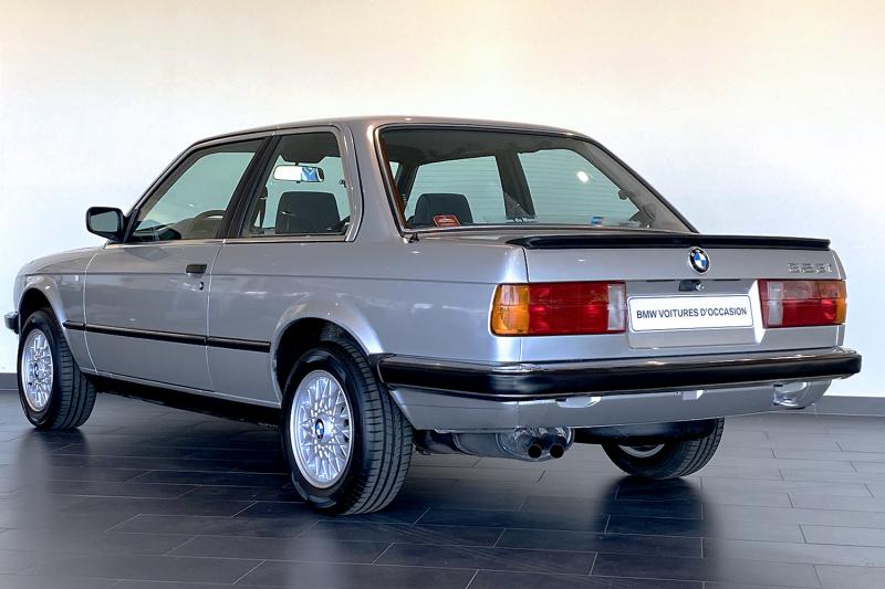 BMW Classic - Restauration d'une 323i E30'