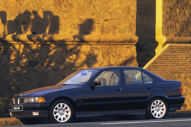 BMW SÉRIE 3 : 50 ANS DE LÉGENDE'