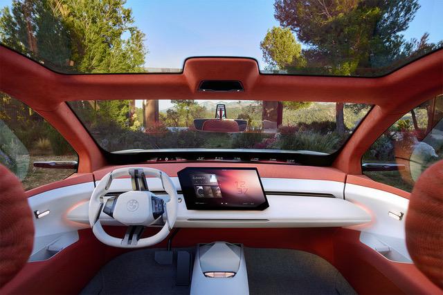 BMW VISION NEUE KLASSE X REDÉFINIT LA CONDUITE DU FUTUR'