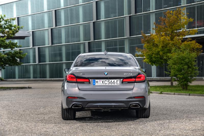 La nouvelle BMW 545e xDrive.'