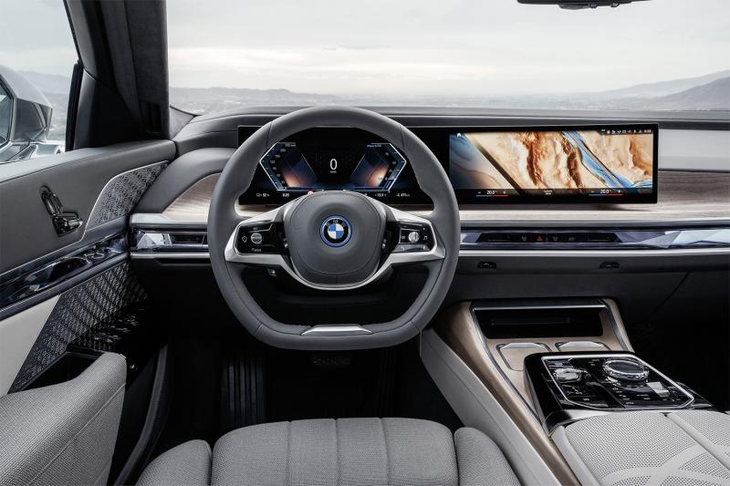 NOUVELLE BMW i7'