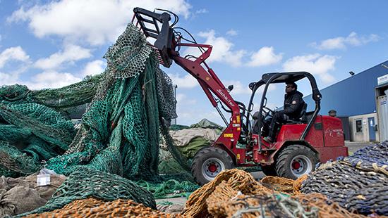 FABRICATION DE PIÈCES BMW À PARTIR DE FILETS DE PÊCHE