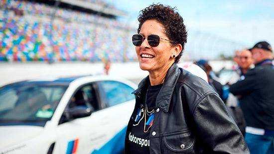 JULIE MEHRETU CRÉERA LA 20e BMW Art Car